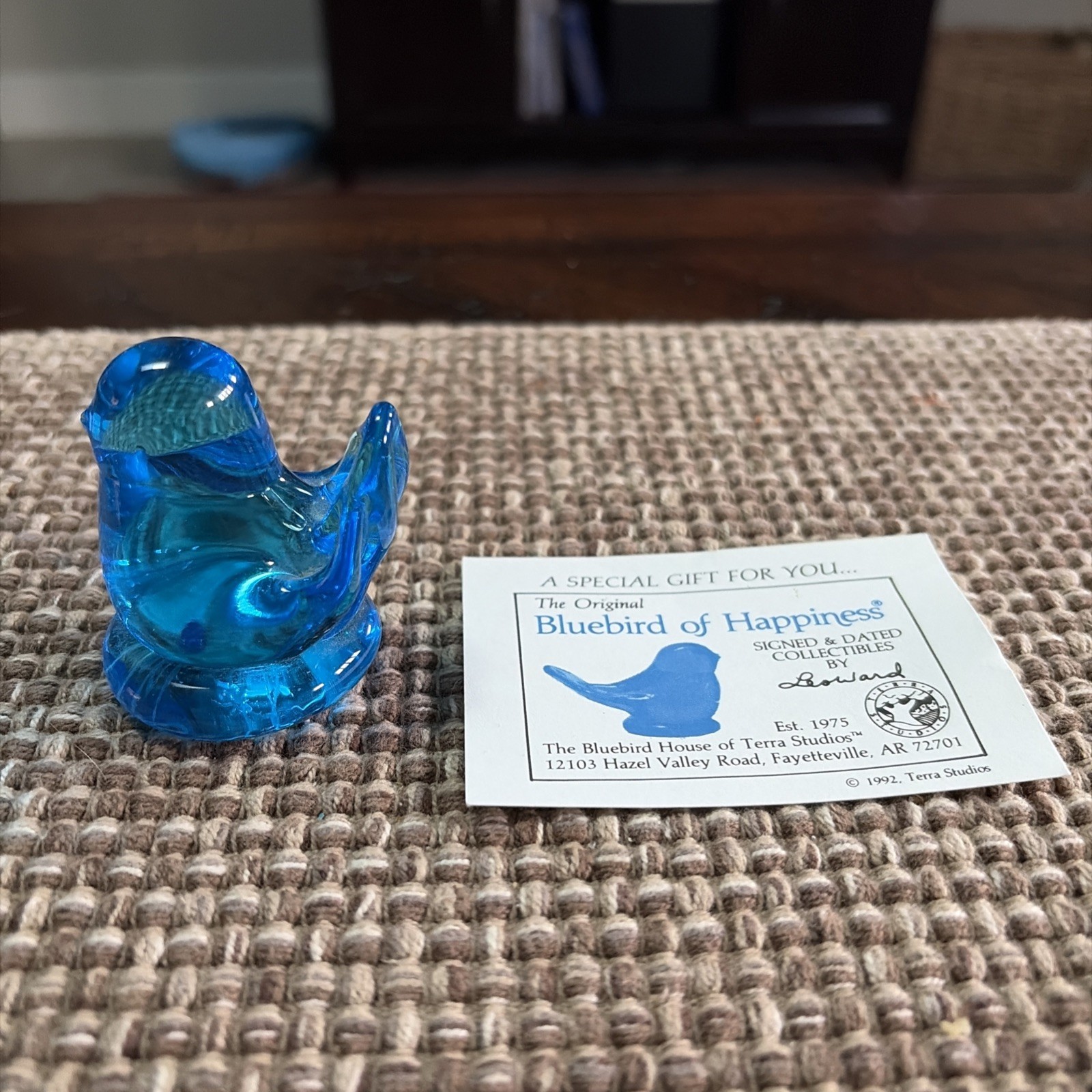 Signed 1997 Leo Ward Bluebird of Happiness Glass Figure Made in USA 2″ Tall Vtg