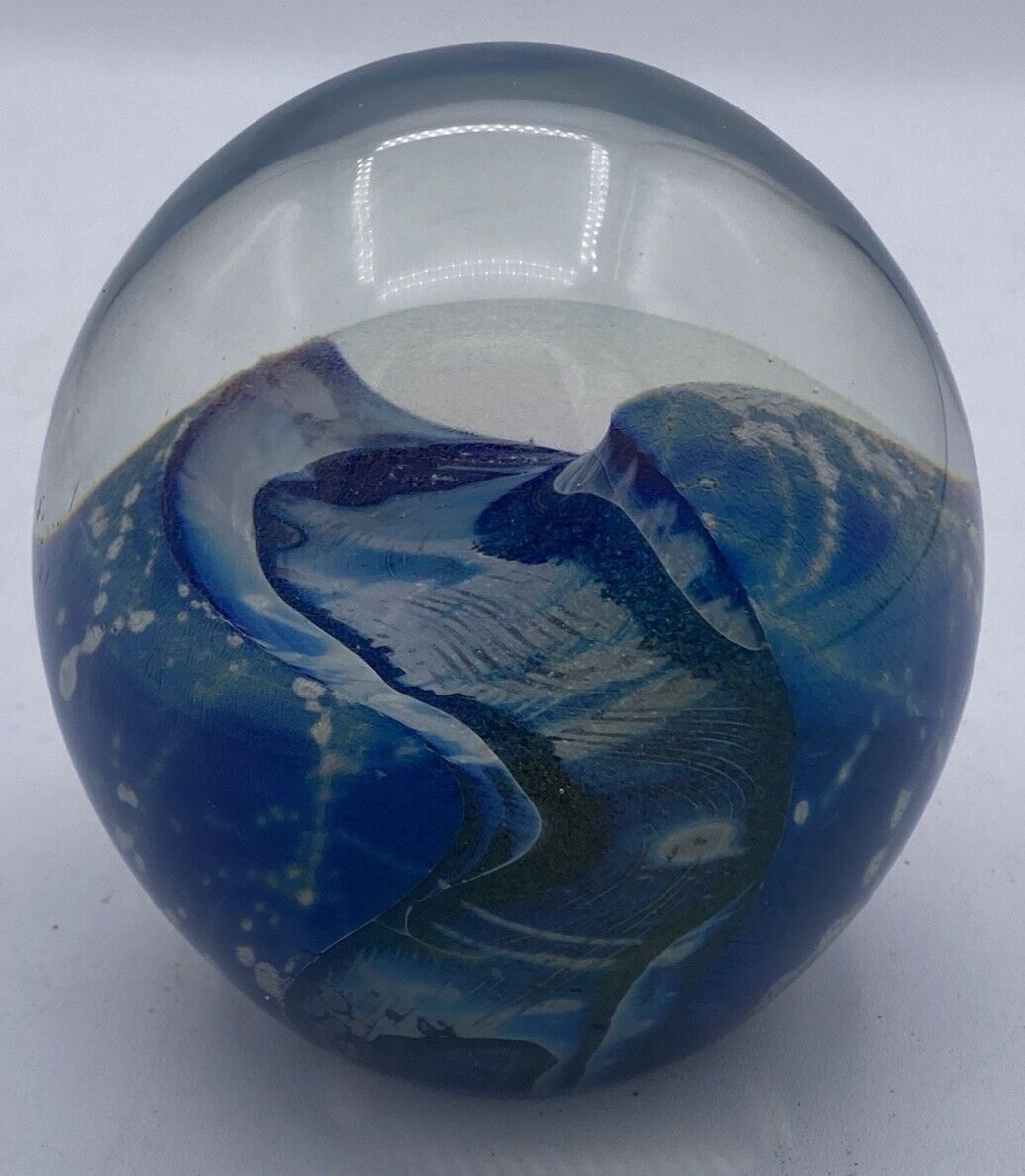 Robert Eickholt Art Glass Paperweight Iridescent Blue/Green 3.5″ Signed 1986 EXC