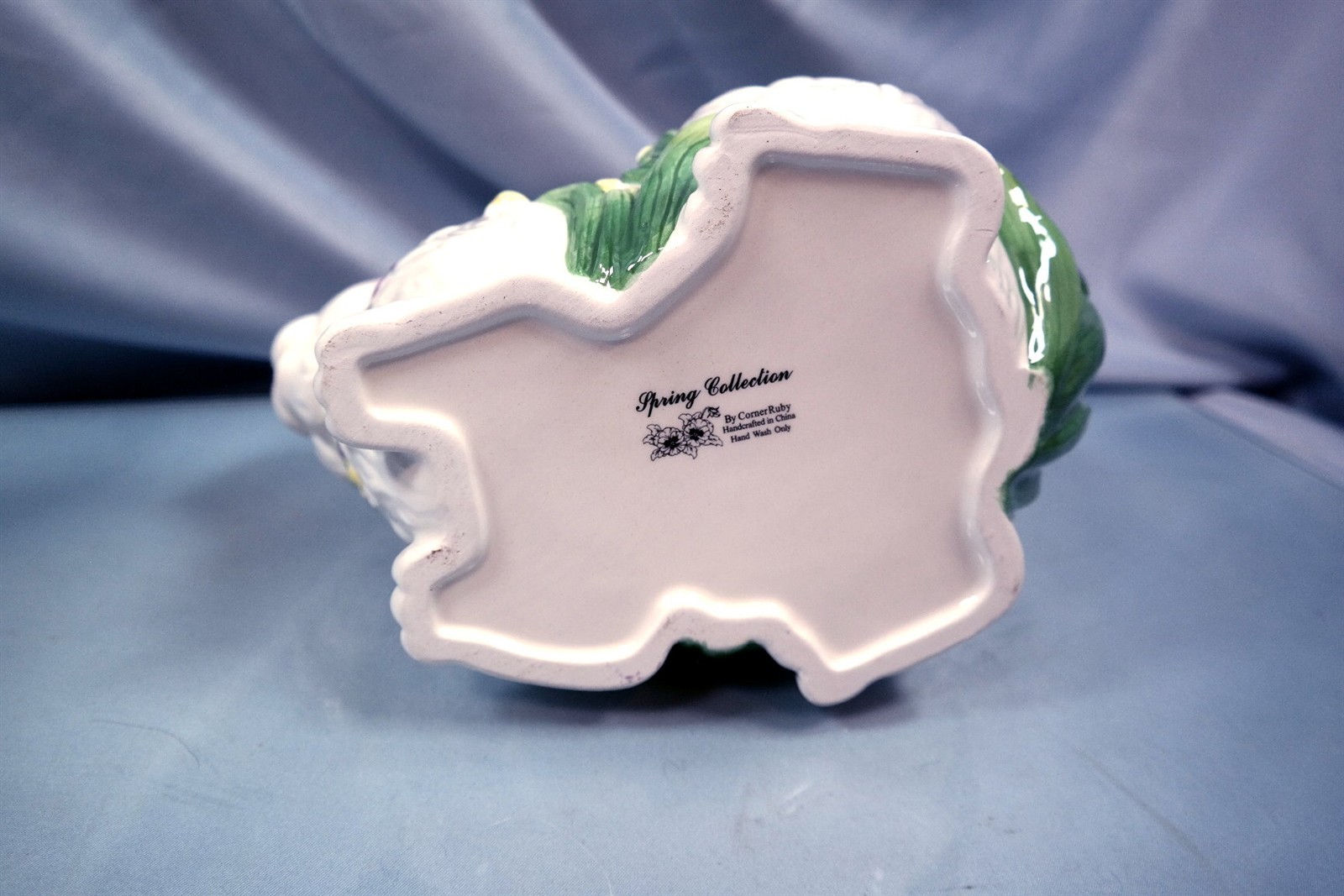 Vtg Corner Ruby Spring Collection Bunny Rabbit Floral Ceramic Basket Planter 9″