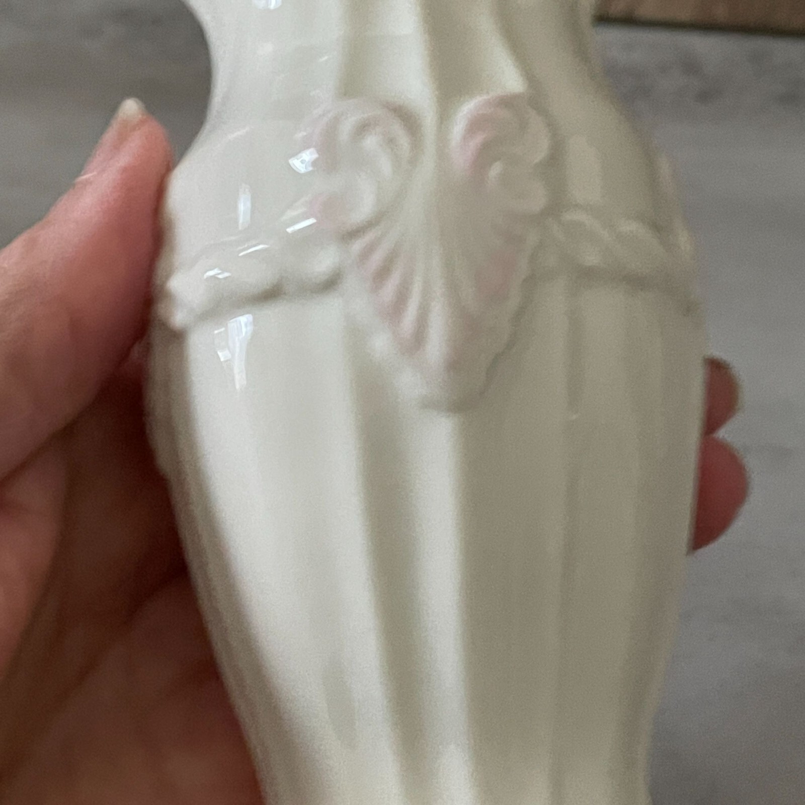 Belleek Georgian Shell 4-5/8″ Vase Ireland Cream Embossed Pink Shells Bone China