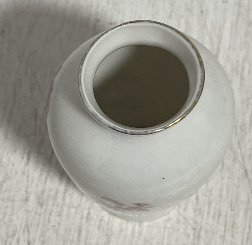 Vintage Real China Made In Germany U.S.A Zone Miniature Vase 7.5cmx3.5cmx3.5cm