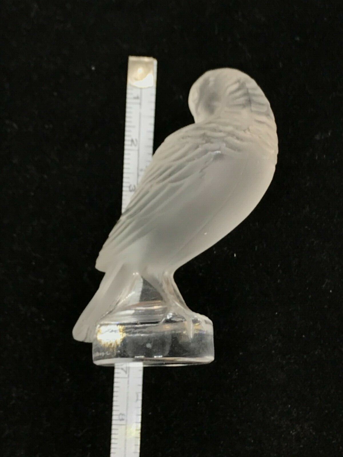 Lalique Figurine – TOURTERELLE PREENING TURTLEDOVE