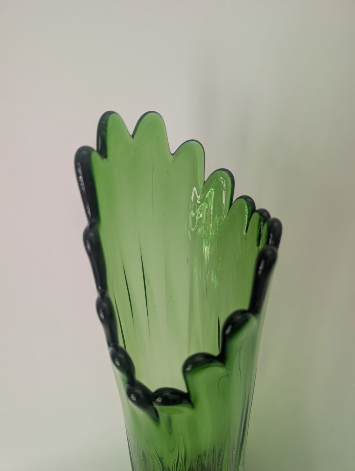 LE Smith Pineapple Diamond Point Big Butt Swung Green Glass Vase 21.5″ Tall