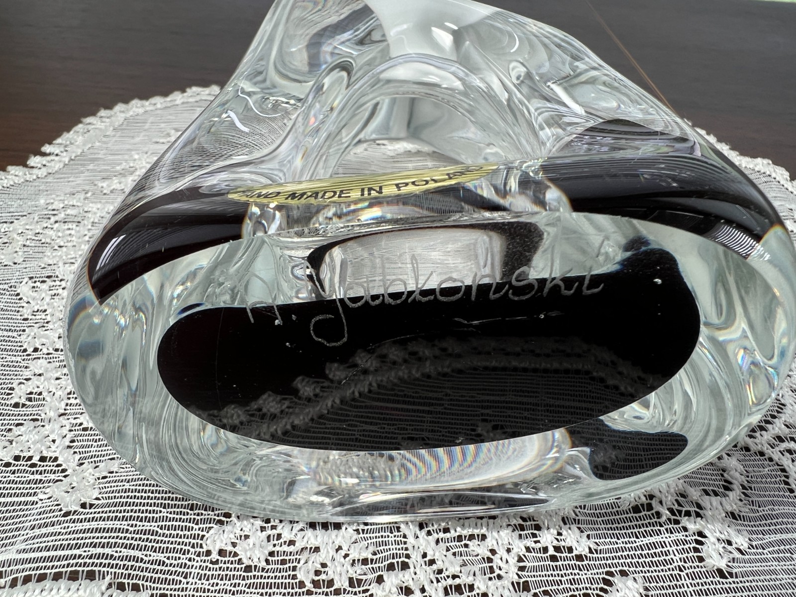 ADAM JABLONSKI ART GLASS HANDBLOWN POLAND SIGNED SCULPTURE 15.75″ WHITE BURGUNDY
