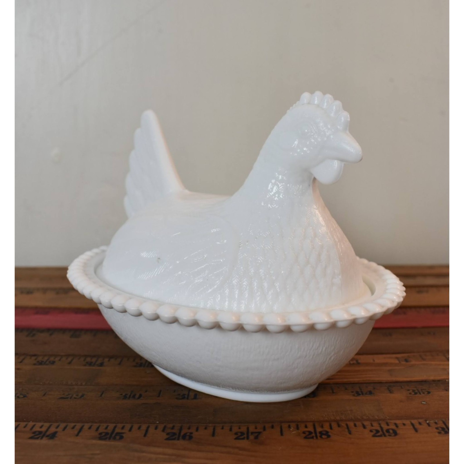 Vintage Indiana? White Milk Glass Hen On Nest With Beaded Edge