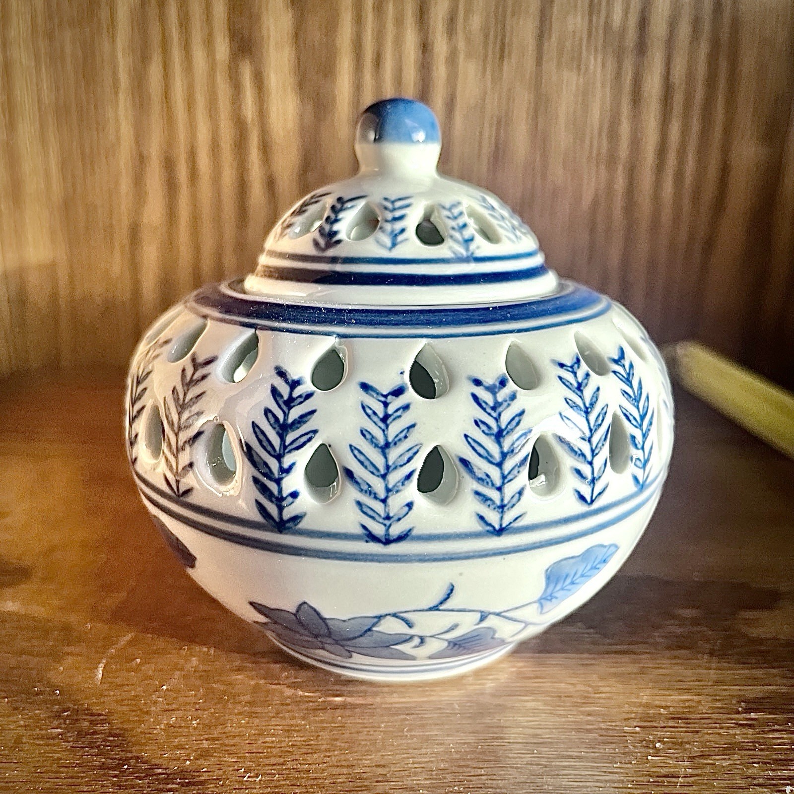 Silvestri Blue White Reticulated Porcelain Potpourri Incense Candle Vanity Jar
