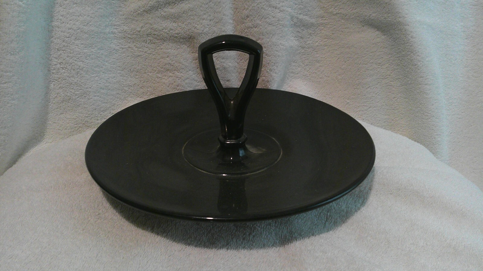 BLACK AMETHYST CENTER HANDLE SERVER APPROX. 10″ DIAMETER