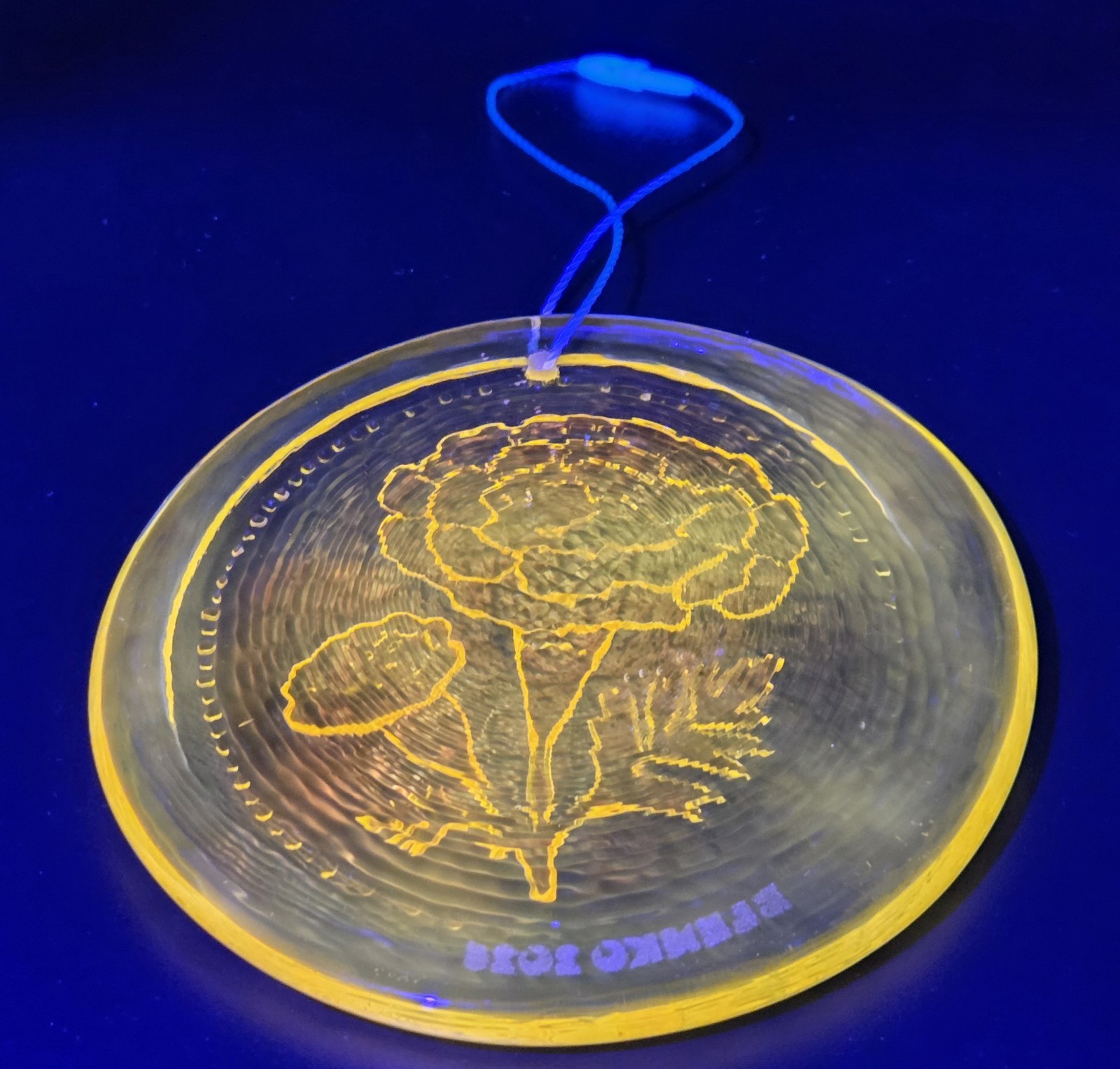 Blenko Marigold 4″ Sun Catcher/Paperweight Citrine/Yellow 2026 Cadmium UV Glow