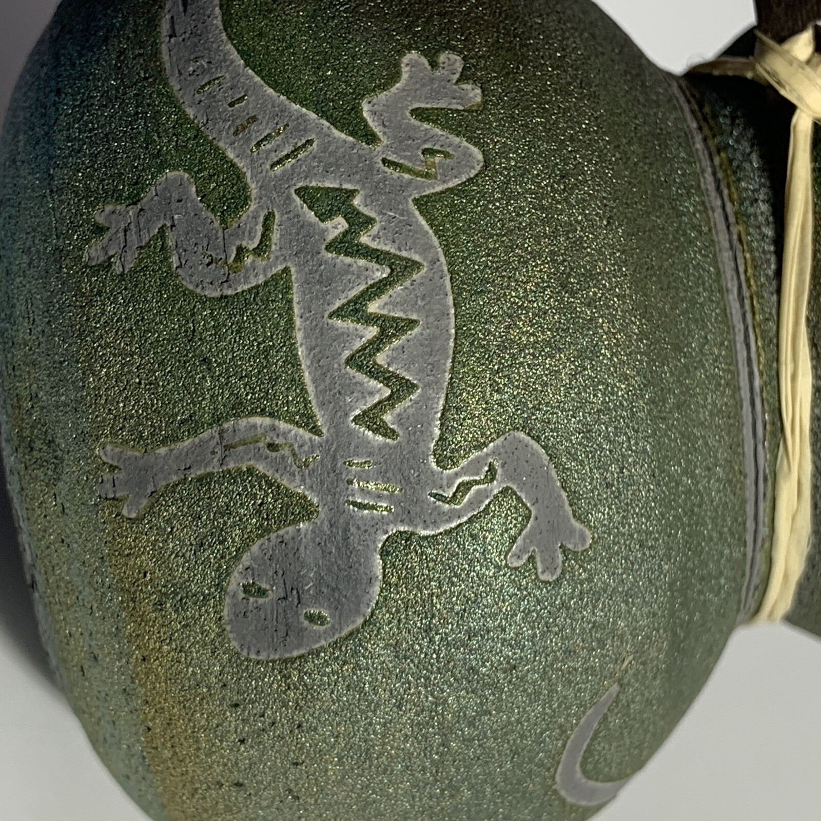 Signed Jeremy Diller Gecko Handcrafted Raku Pottery Small Clay Pot Lizard 3″ NWT