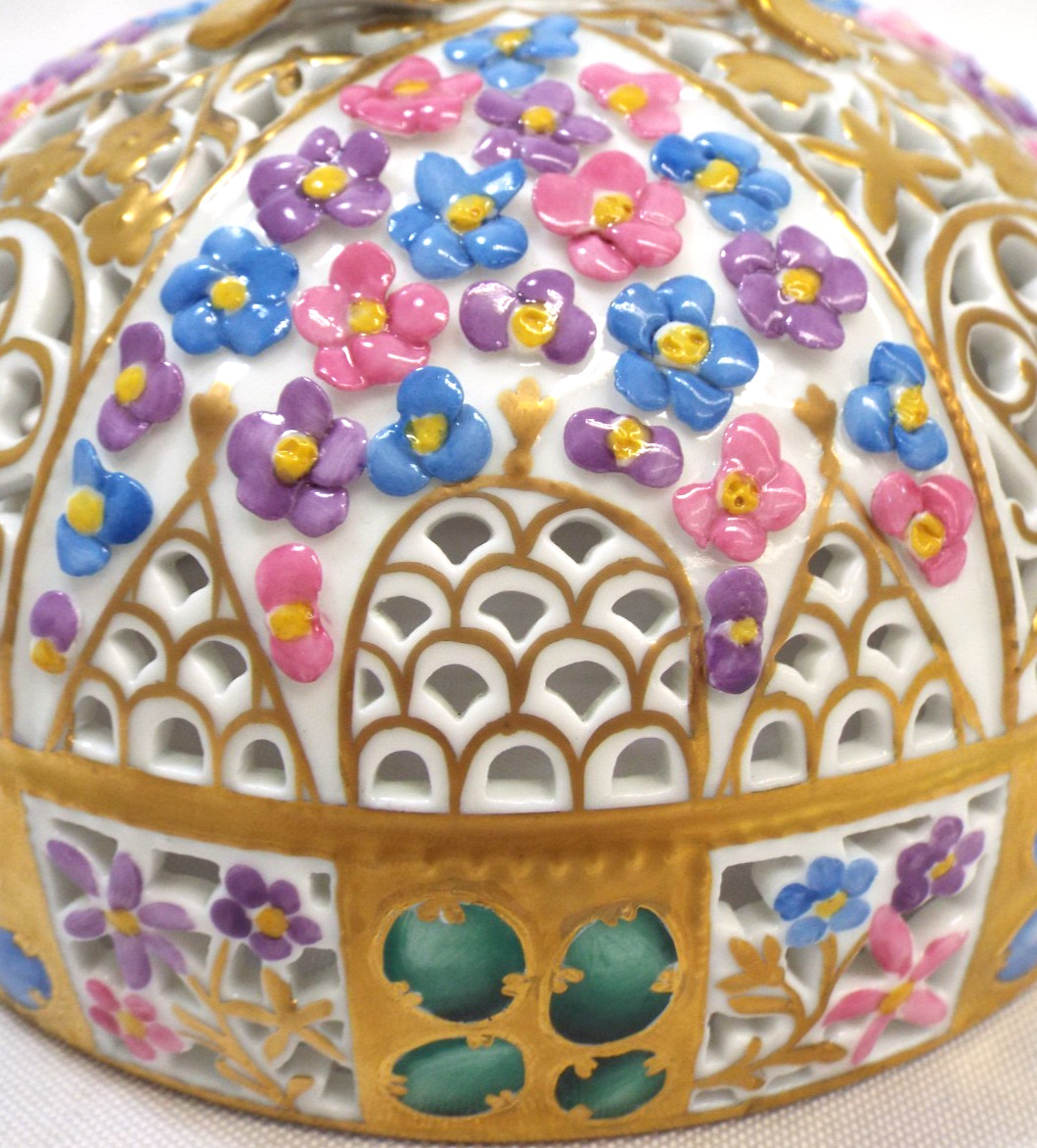 Herend Reticulated #6209 Bonbonniere Openwork Basket Lid Only Gold Rose Finial
