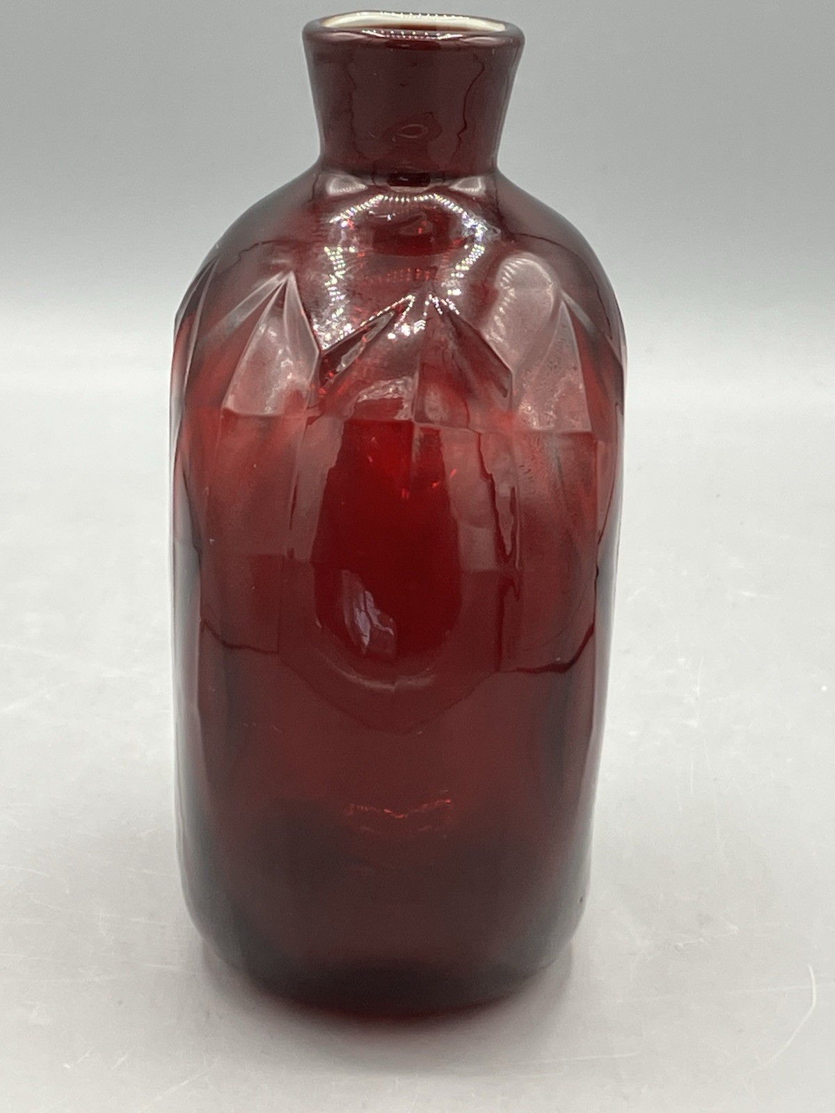 Metropolitan Museum of Art Hand Blown Ruby Red Glass 5.25″ Bud Vase Etched MMA