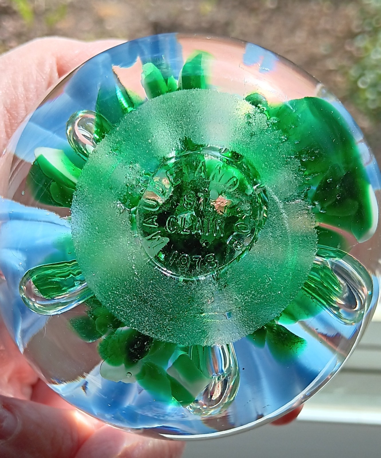 St. Clair – Blue Trumpet Flowers Art Glass Paperweight 1978 Controlled Bubbles