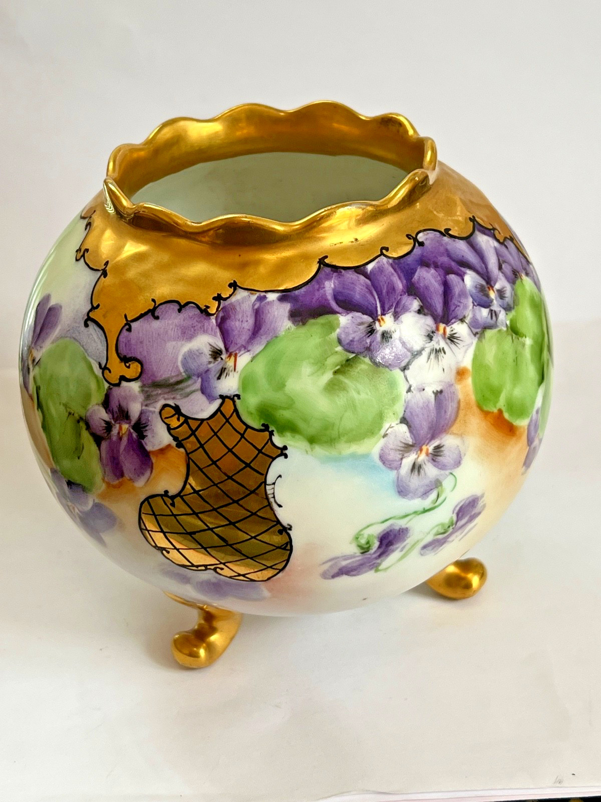 Antique VIENNA AUSTRIA Hand Painted VIOLETS Porcelain Footed ROSE BOWL VASE