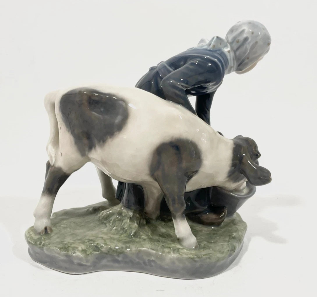 Royal Copenhagen GIRL WITH CALF Porcelain Figurine 779 Feeding Cow Denmark