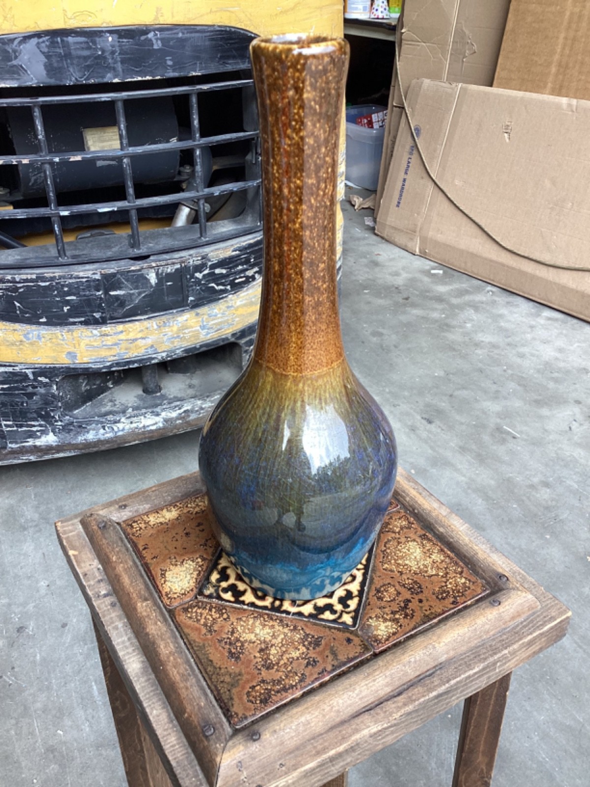 UNBRANDED POTTERY 10” BUD VASE BLUE WITH BROWN OVER GLAZE