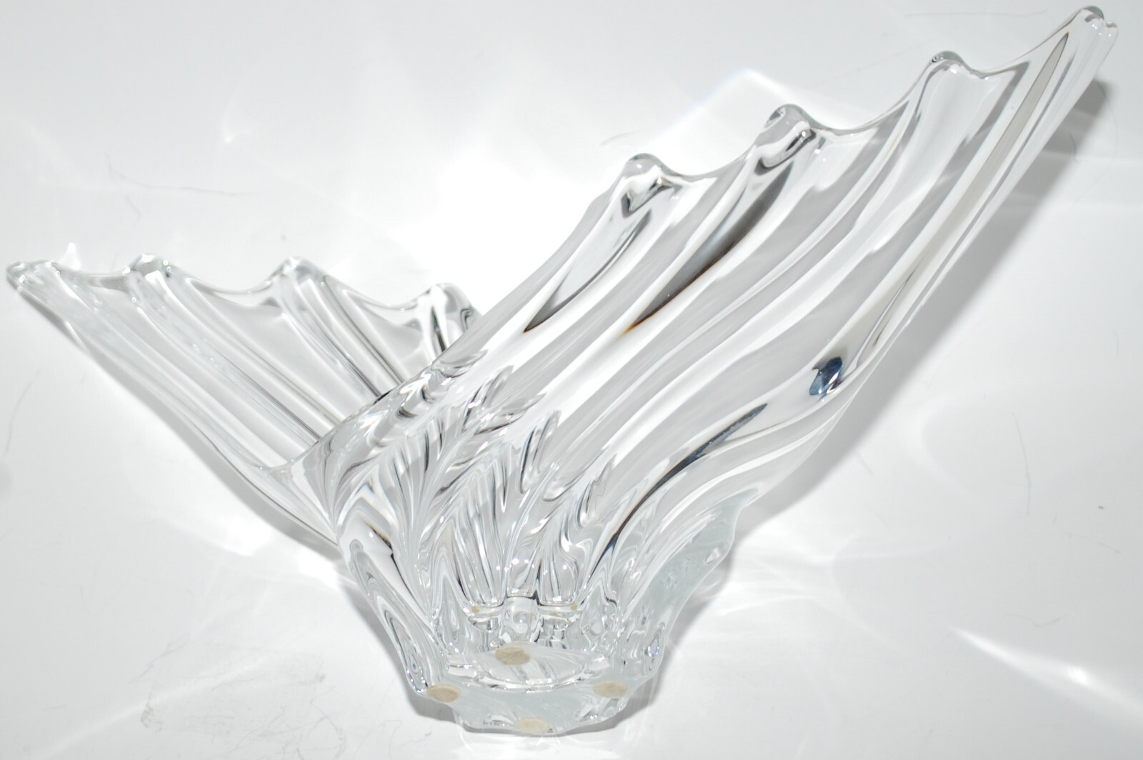 Vtg. Vannes France Le Chatel Crystal Modernist Winged Wave Centerpiece Vase 16″