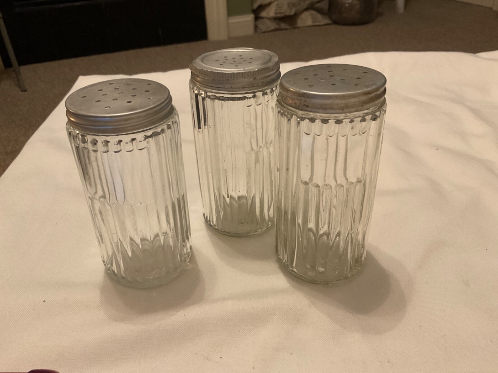 Vtg Hoosier Ribbed Clear Glass 4.25″ Tall Alum Lid Label Area Spice Containers
