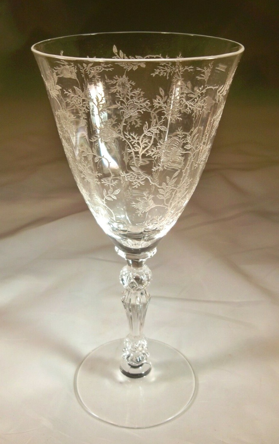 FOSTORIA GLASS CO. CHINTZ CRYSTAL #6026 9-OUNCE 7-5/8″ TALL FOOTED WATER GOBLET!