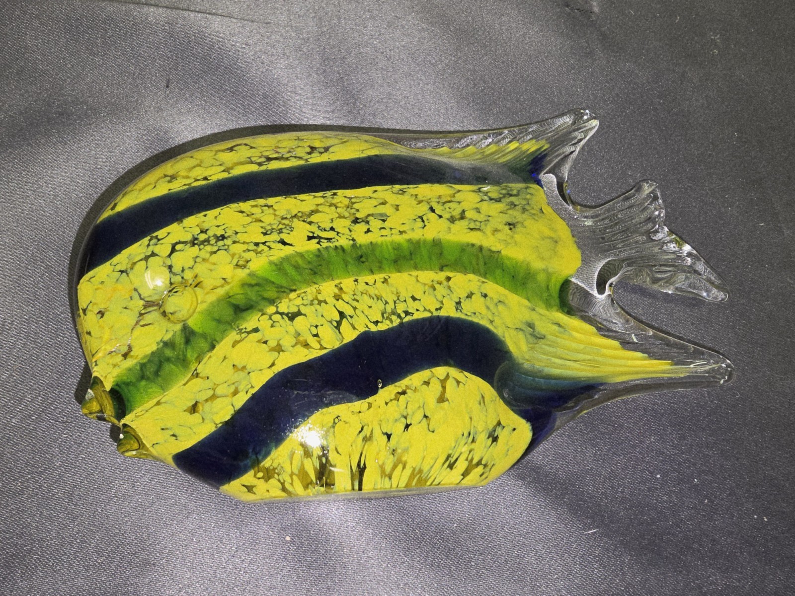 Three Fish Themed Blown Glass Paperweights 5lb, 2lb. & 1lb (6,7,&5″)
