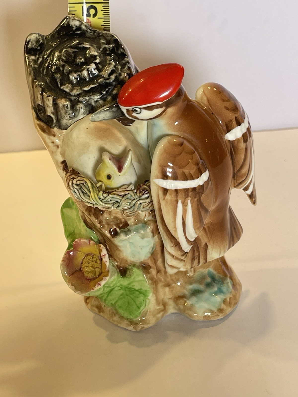 Vintage Napco Woodpecker Bird Mother Feeding Baby Tree Trunk Ceramic Figurine