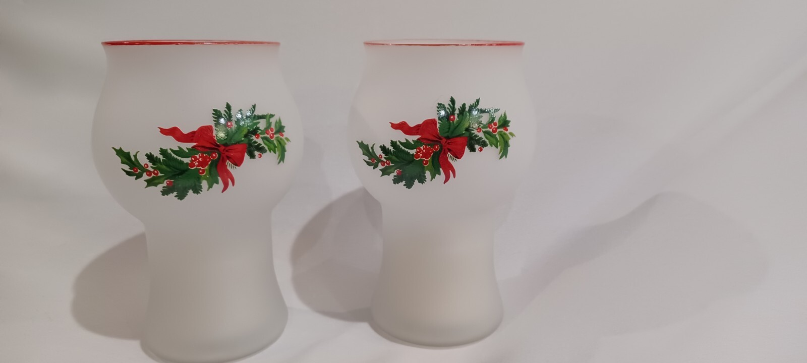 NIB Pfaltzgraff Christmas Heritage Frosted Decal Mini Floating Pillar Candles