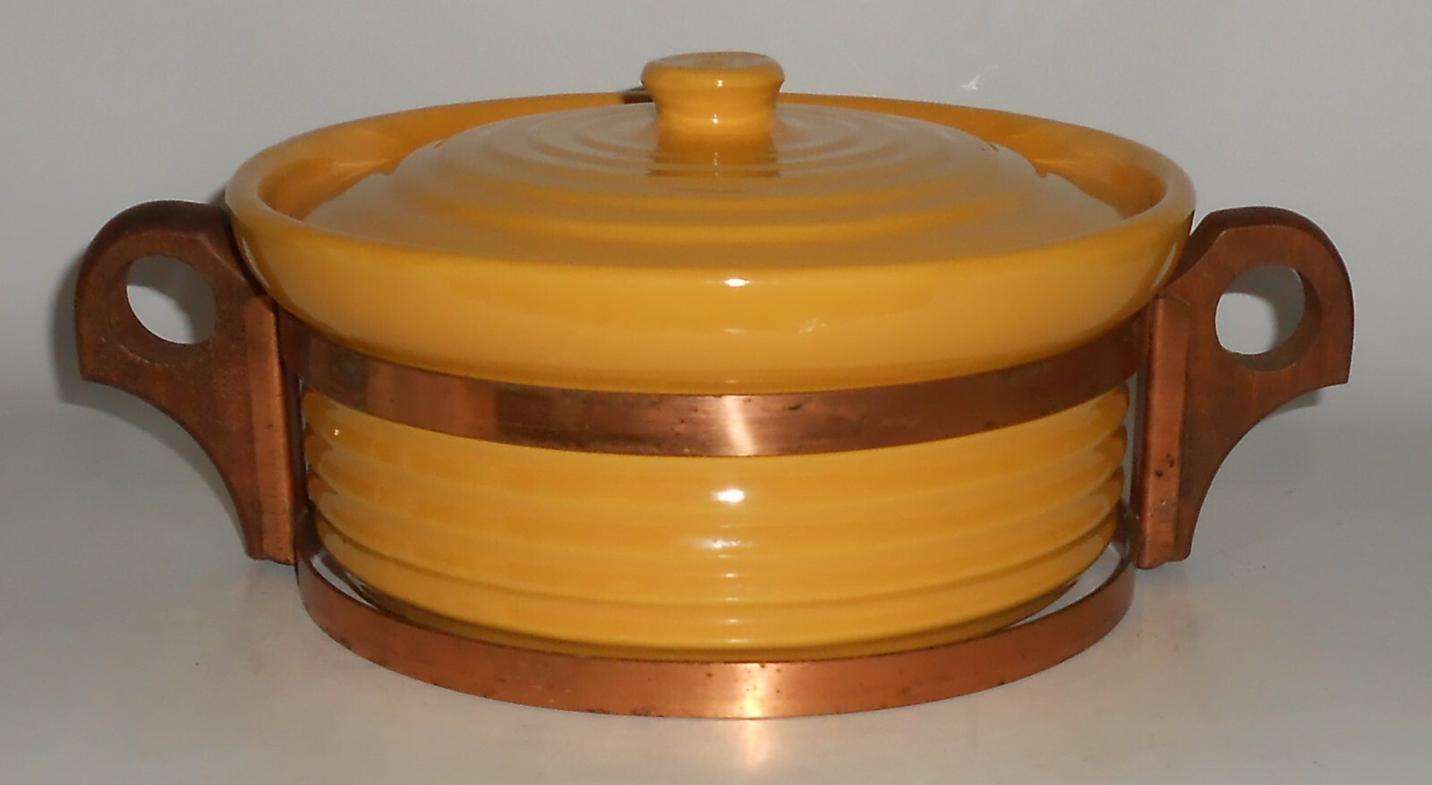 Bauer Pottery Ring Ware Yellow 8.5/8” Casserole w/Rack