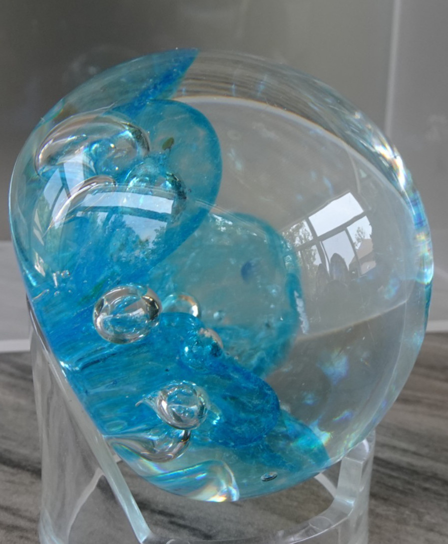 Signed 1981 Kerry Zimmerman Art Glass Blue Paperweight