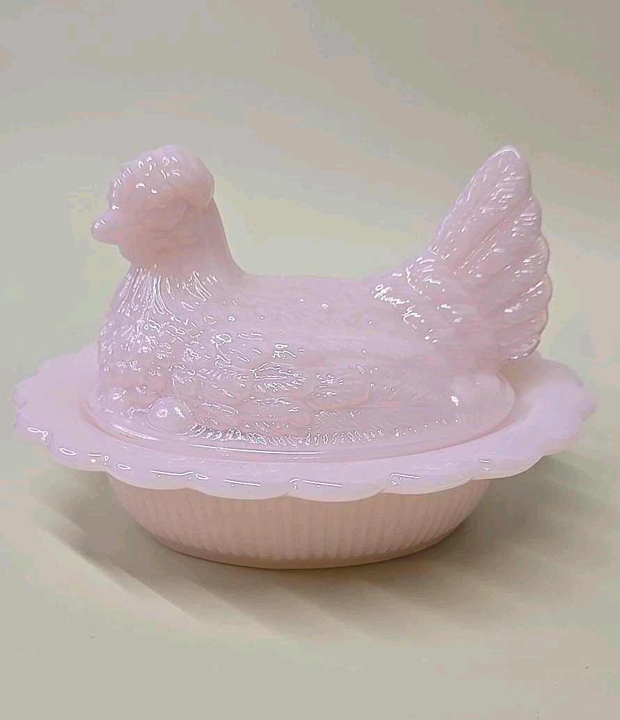 MOSSER Crown Tuscan Pink 6″ Hen Chicken on Nest – SPLIT TAIL