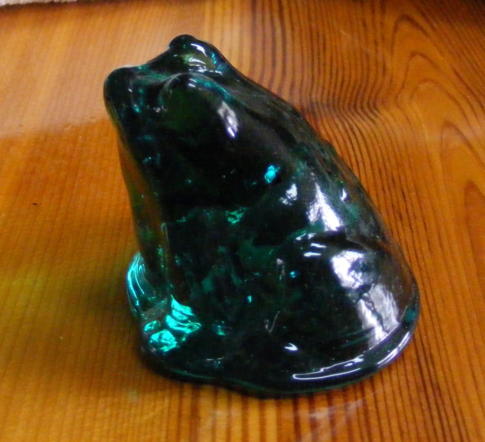DARK GREEN GLASS FROG/TOAD PAPERWEIGHT FIGURINE