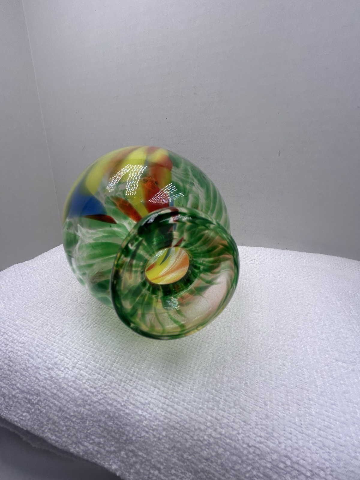Blown Glass Ball/ Sphere Hummingbird feeder – 7″ tall – No stopper