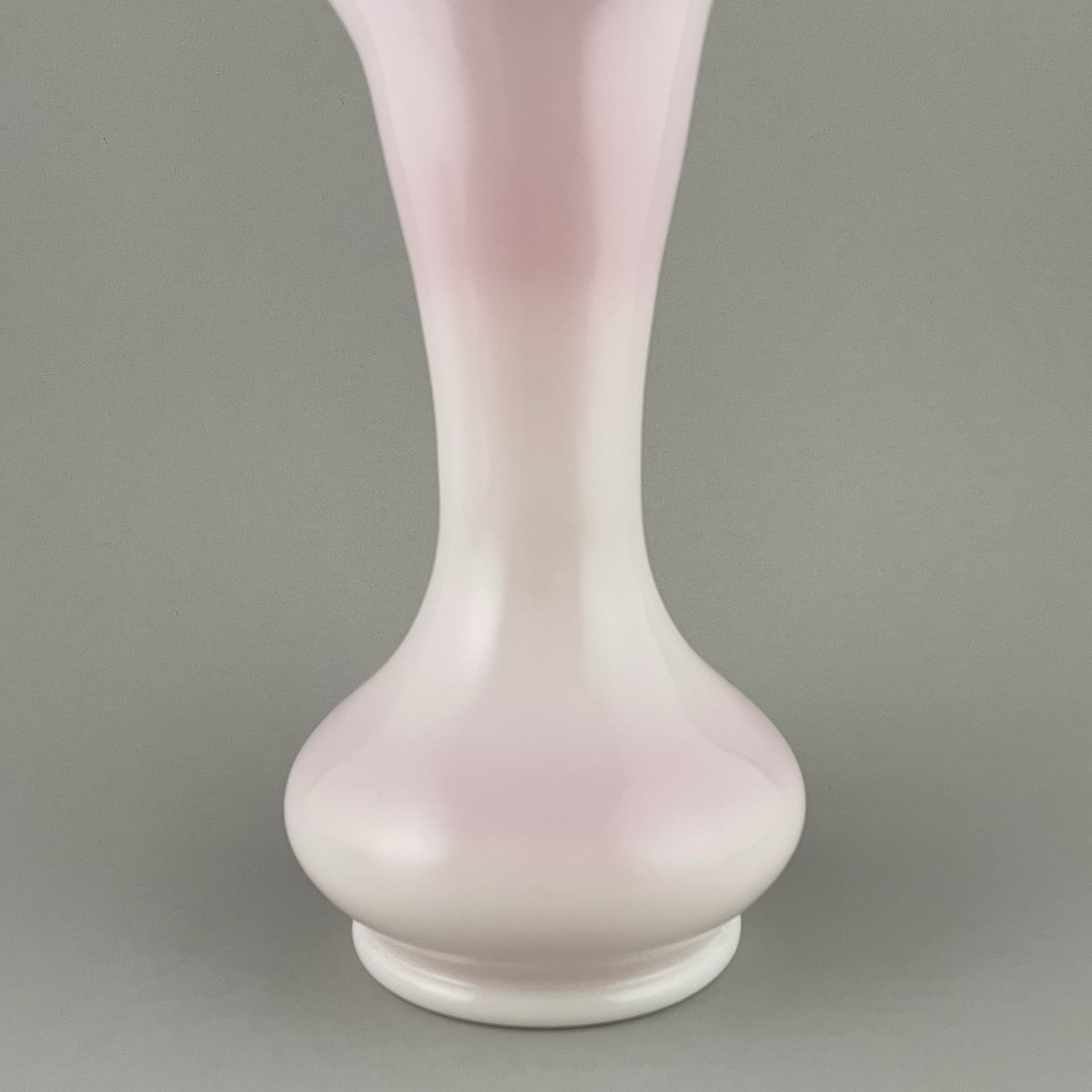 Vintage Fenton Peach Crest Vase Double Crimped Ruffled White Pink Cased Glass
