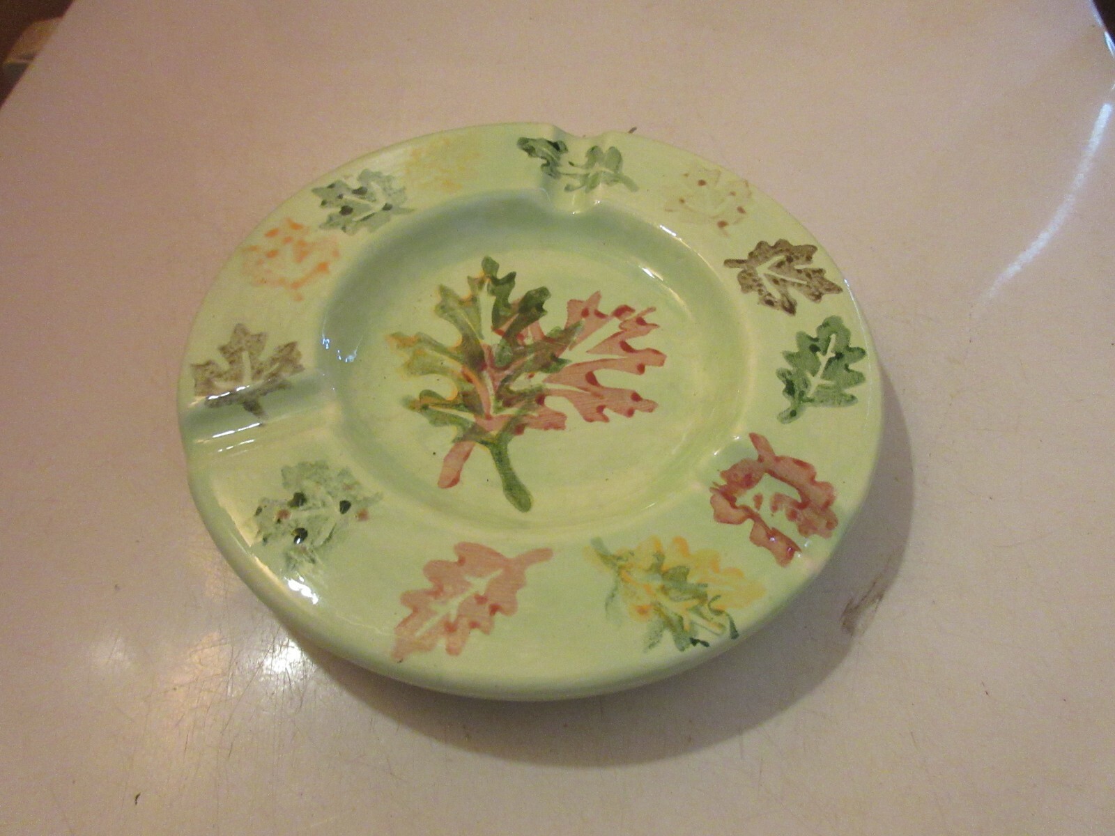 Vintage Ceramic Large 9″ Round Ashtray Pottery Oak Leaves Design Nature