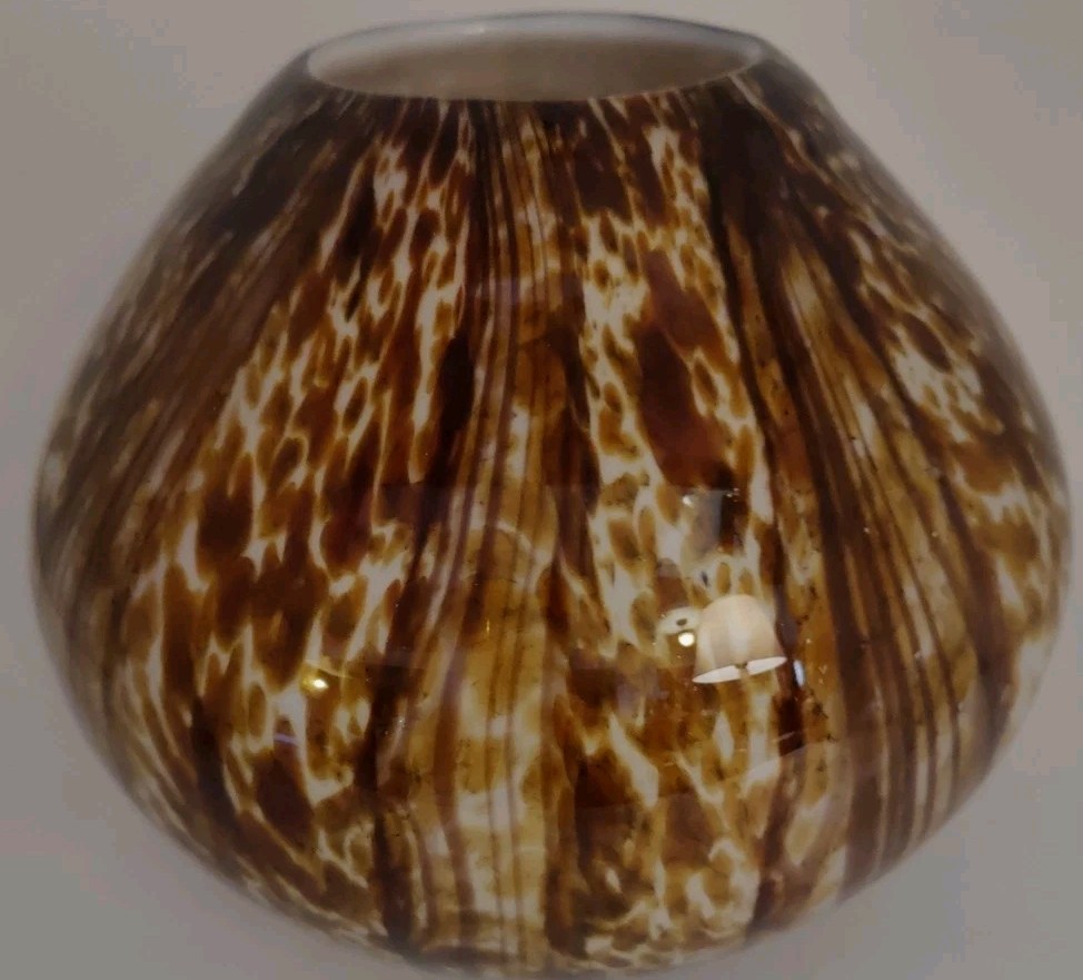 Stunning Tortoise Shell Pattern Hand Blown Glass Vase 9″ Mint Condition #226G