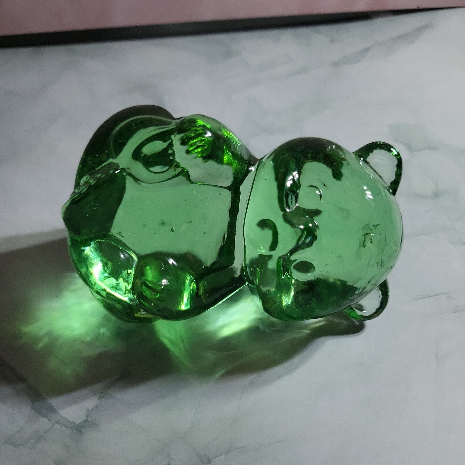 Fenton Art Glass Green Sitting Bear 2.75 Inches
