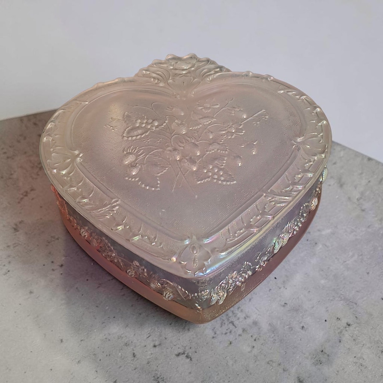 Vintage Fenton Strawberry Fields Pink Iridescent Carnival Glass Heart Trinket…
