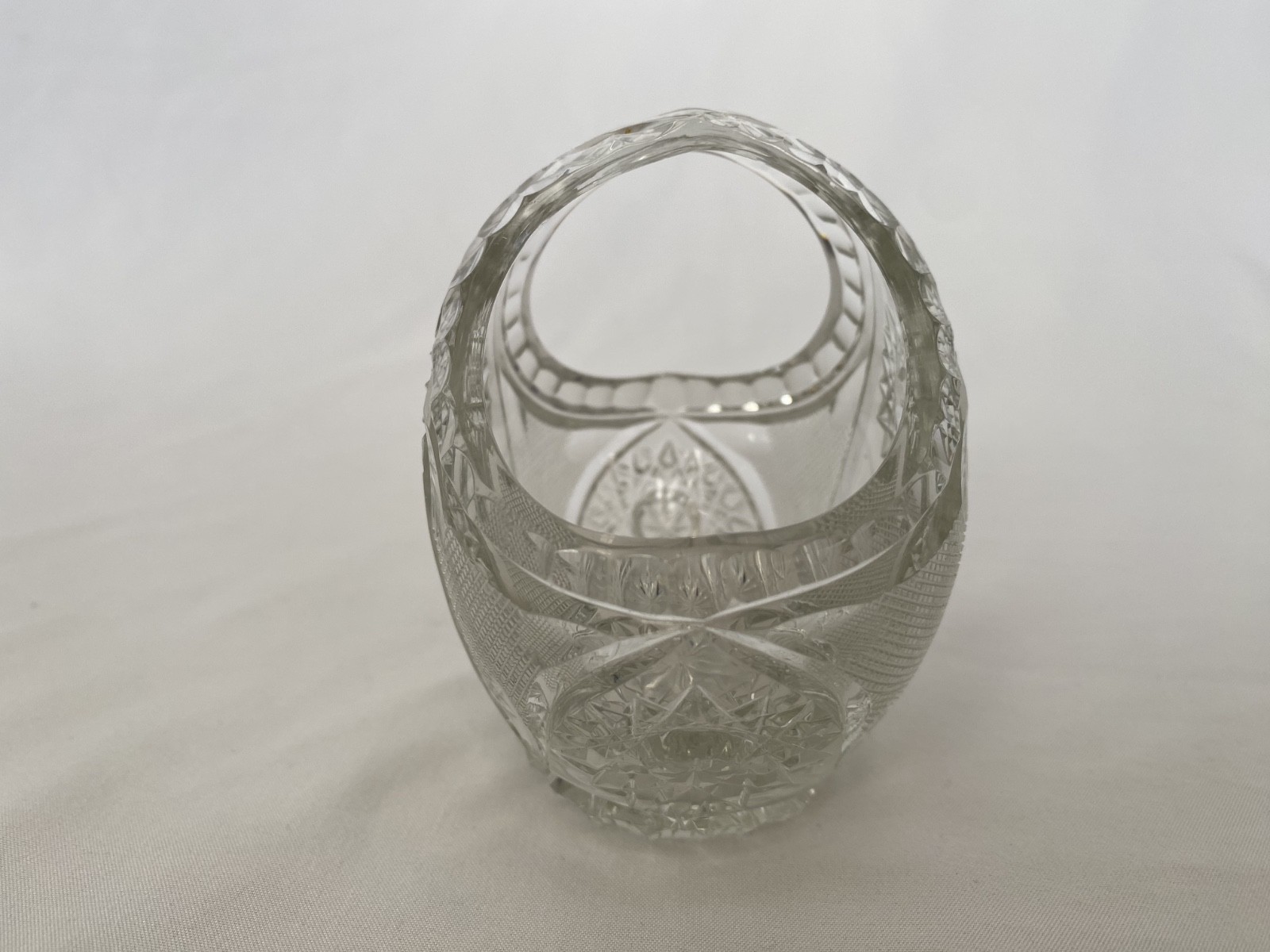 Vintage Heavy Cut CRYSTAL BASKET w/ Handle & Etched Stars, 3.75” tall