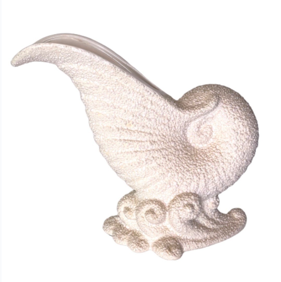 Vintage 1998 Royal Haeger Nautilus Shell Cornucopia Vase Texture Off White 235-4
