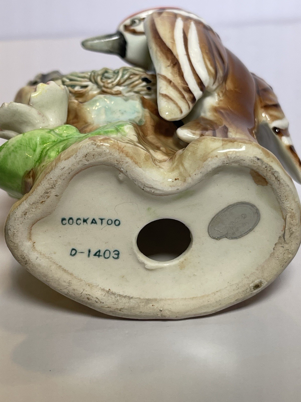 Vintage Napco Woodpecker Bird Mother Feeding Baby Tree Trunk Ceramic Figurine