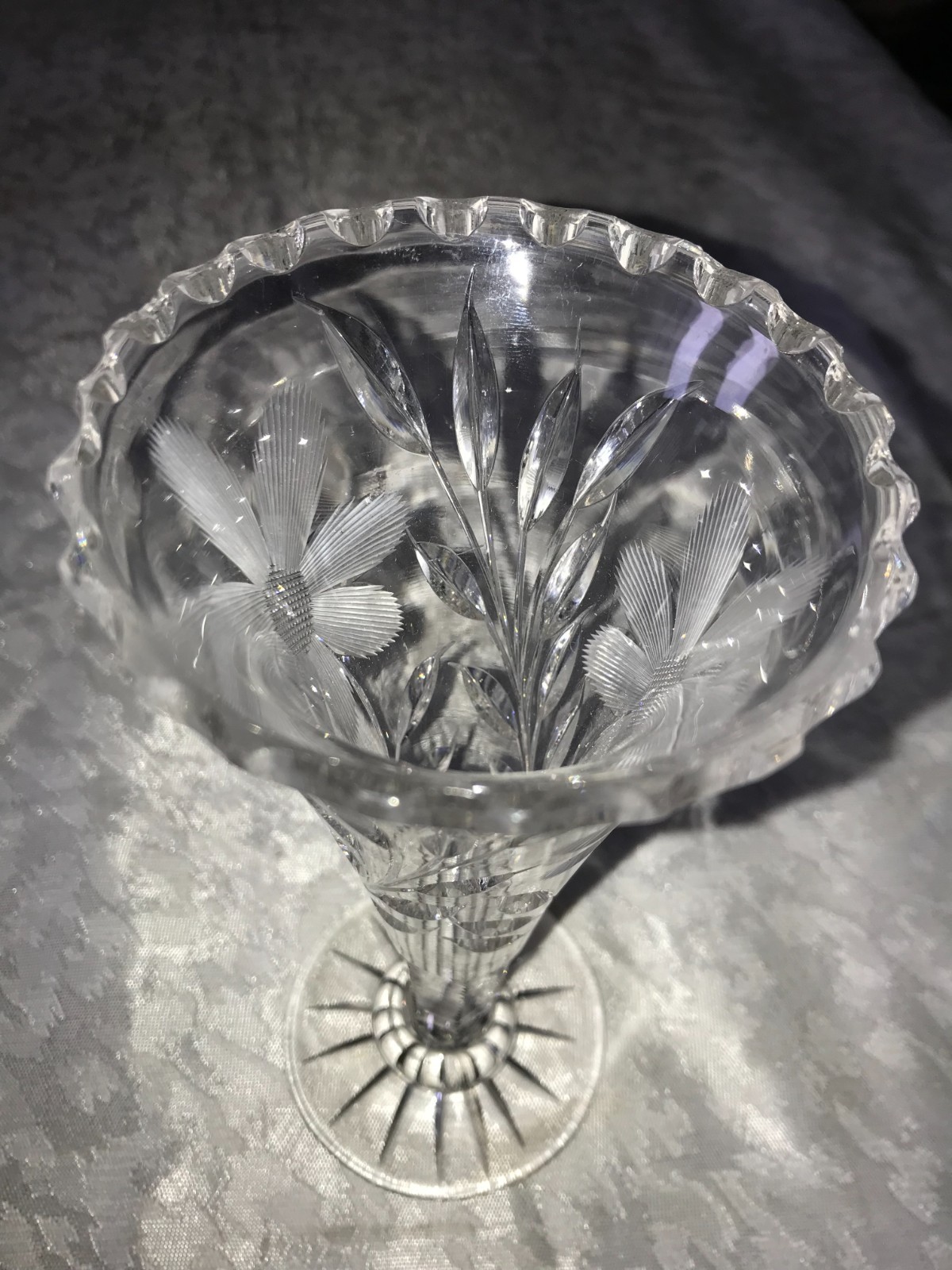Antique SAWTOOTH Cut CRYSTAL Etched FLOWERS Flare TRUMPET Pedestal VASE 8″ Tall