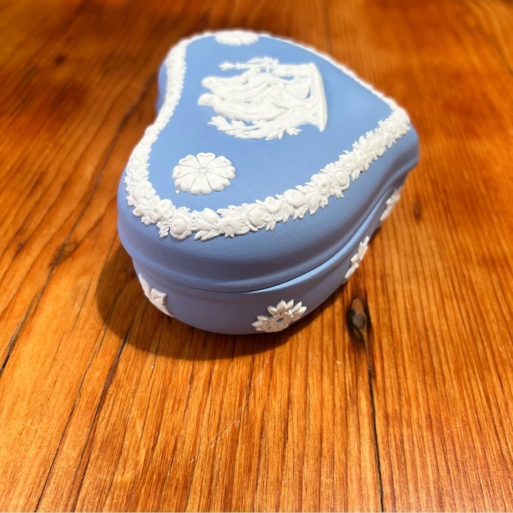 Wedgewood Jasperware Baby Blue Heart Shaped Ceramic Lidded Trinket Box Vintage