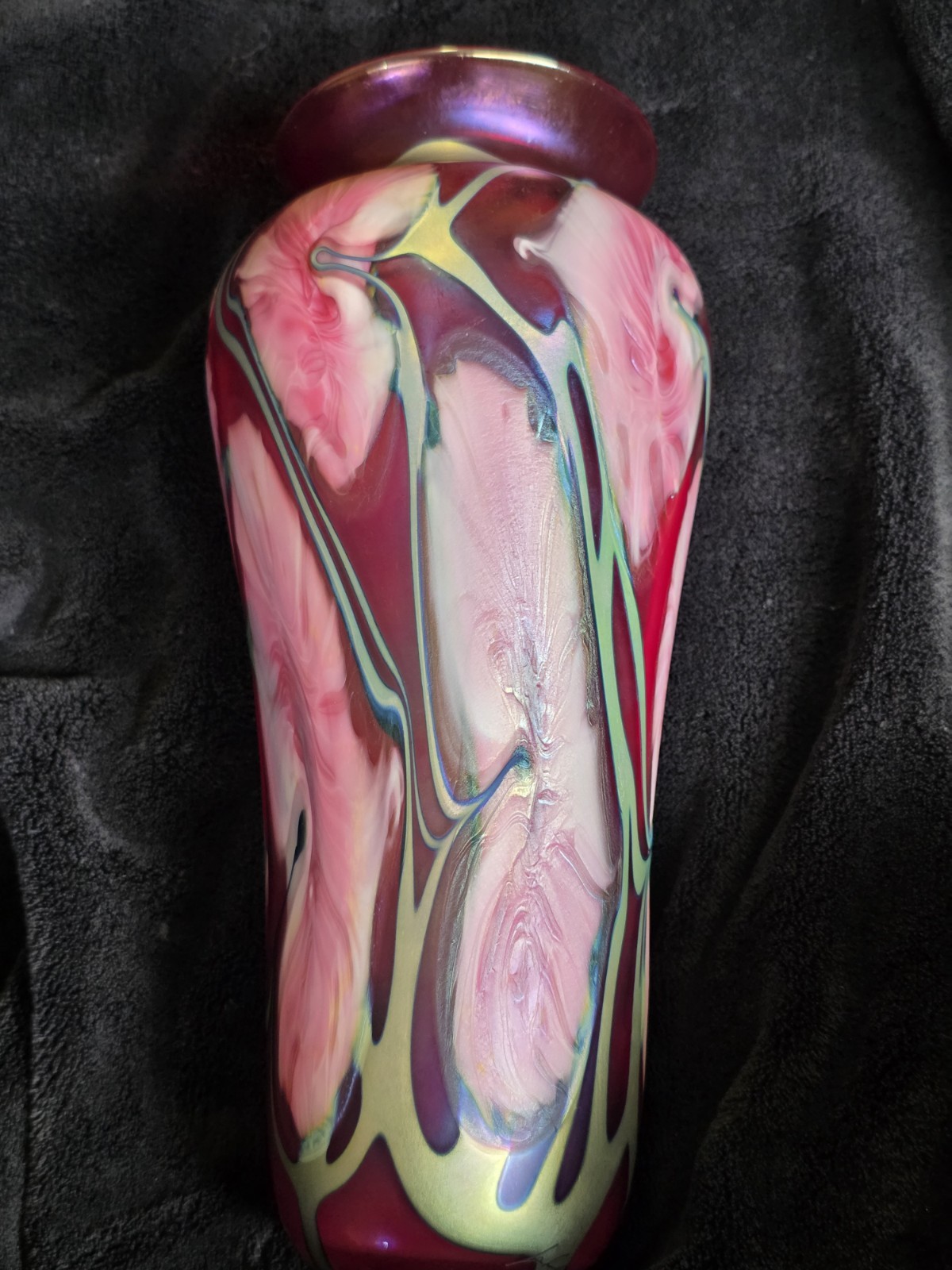 * Gorgeous JOHN LOTTON Signed 1992 Iridescent 10.5″ Art Glass Vase