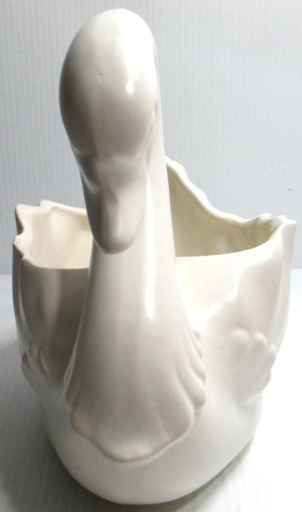 Vintage Hull Pottery Swan Planter # 812 White 7 7/8″ Tall # 2