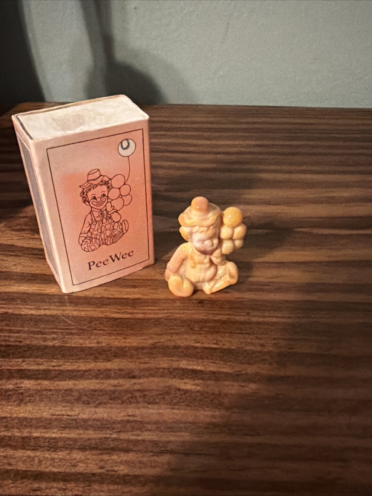 MOSSER GLASS 1-5/8″ “PEE WEE” BALLOON CLOWN LETTER O Some Cadmium Glow With BOX