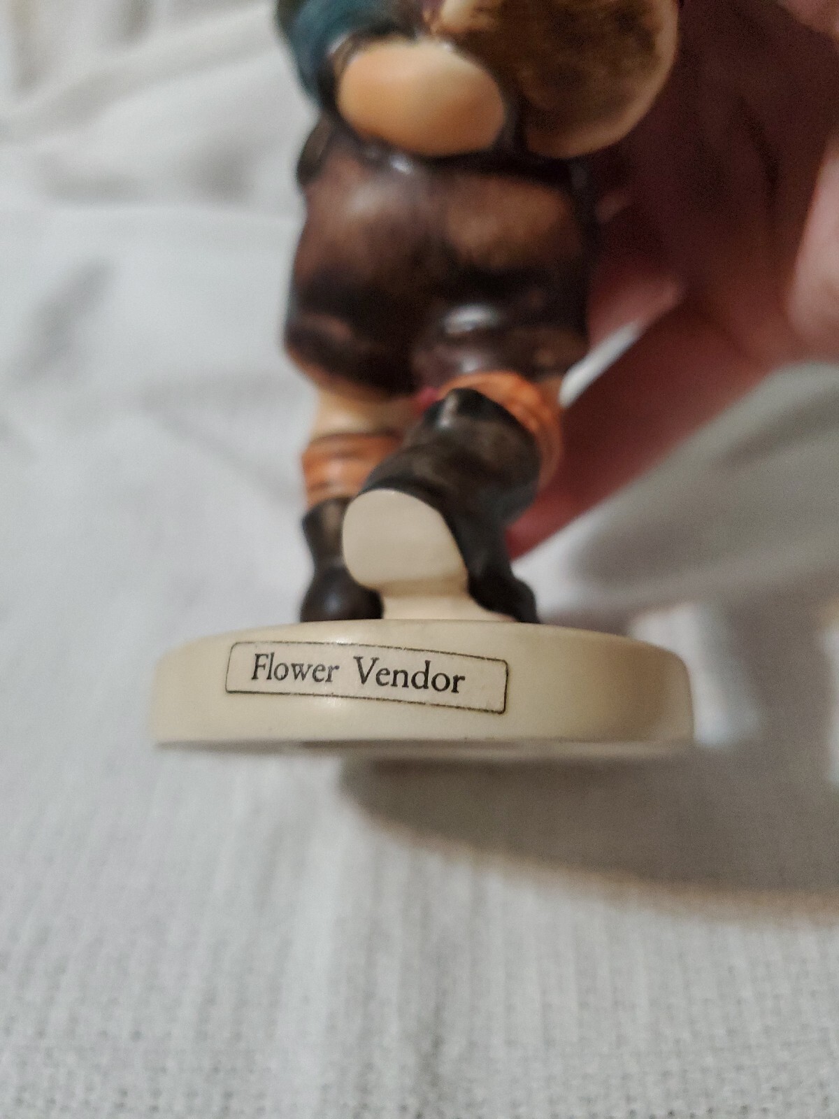 Hummel Figure 381 to The Flower Market 5 5/16in 1 Choice. Very good