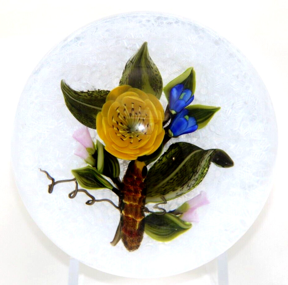 Beautiful Large TRABUCCO China ROSE BOUQUET & CATERPILLAR Art Glass PAPERWEIGHT