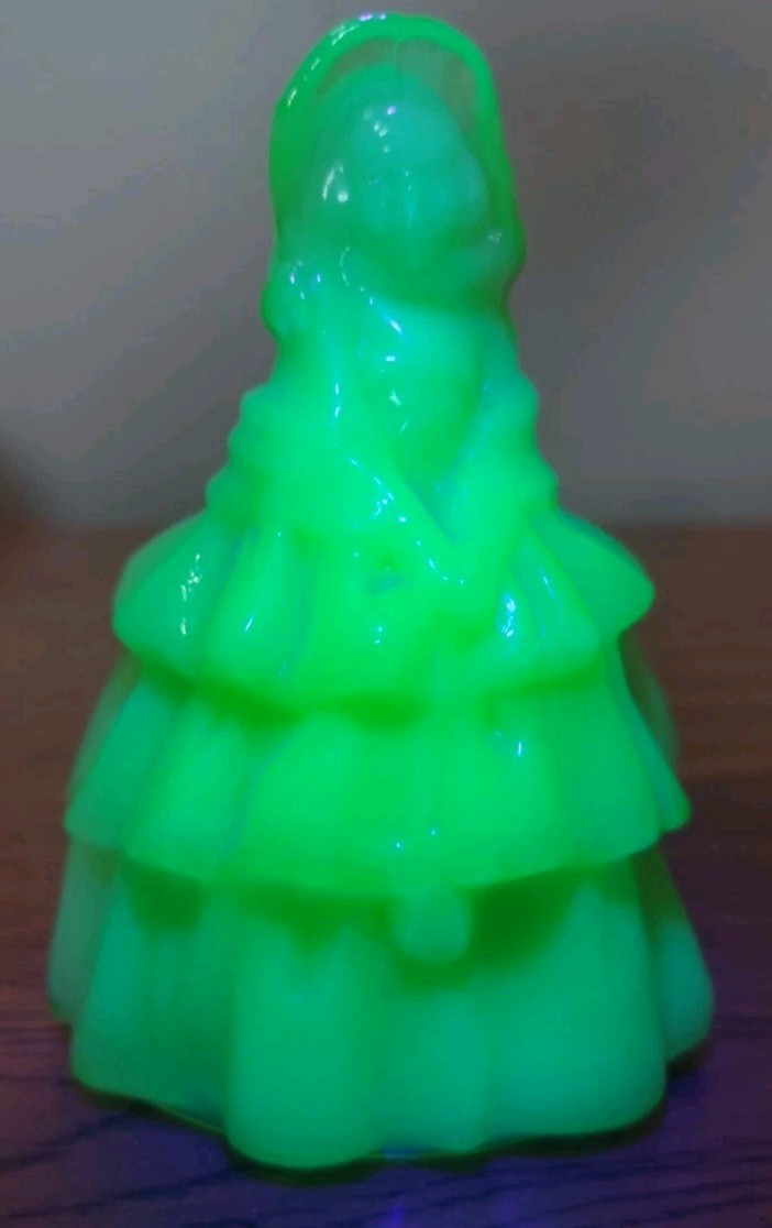 Boyd’s Crystal Art Glass, Louise Doll, #8 Dawn 2-11-1980 Uranium/Vaseline EC 🌟