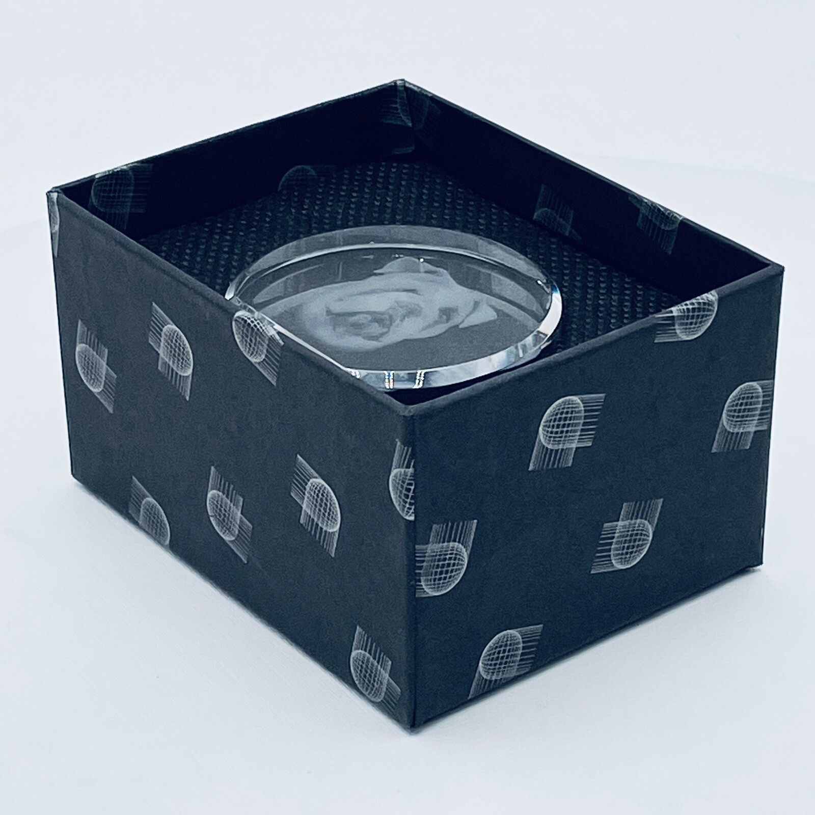 English Bulldog Optical Crystal Impressions Sculpture Laser Glass Paperweight