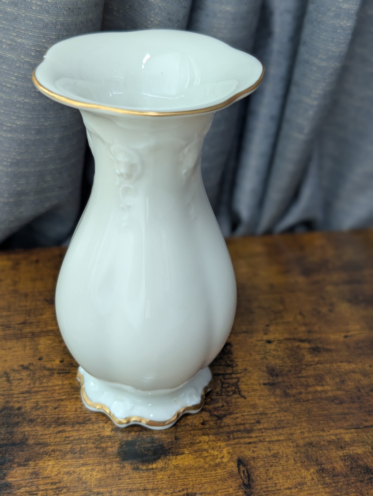 Rosenthal Classic Rose Monbijou 4.5″ Mini Vase Flared Glossy Germany FLAW READ