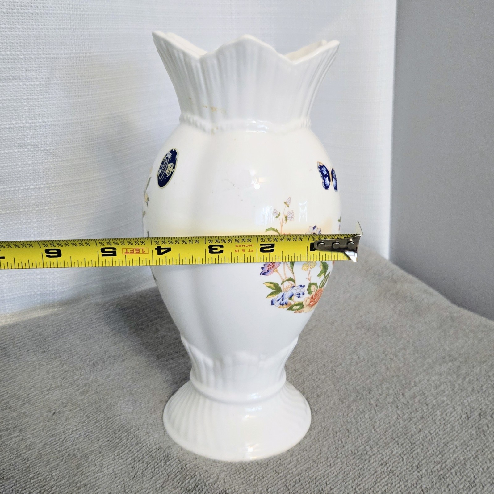 Aynsley Cottage Garden Flower Vase 9.5″ Bone China Butterflies Floral Bouquet