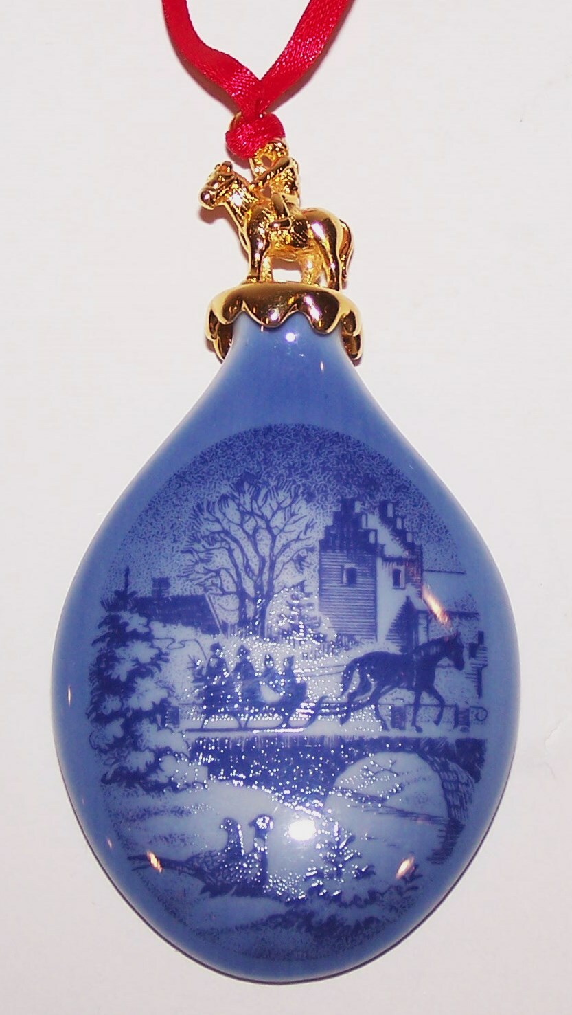 LOVELY 1999 ROYAL COPENHAGEN DENMARK SLEIGH RIDE CHRISTMAS DROP ORNAMENT IN BOX